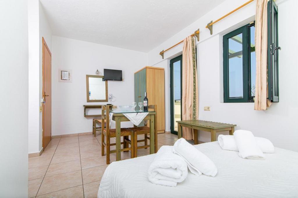 Dionysos Apartments & Studios Stalís Luaran gambar